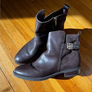 Tommy Hilfiger Black Ankle Boots Size 9